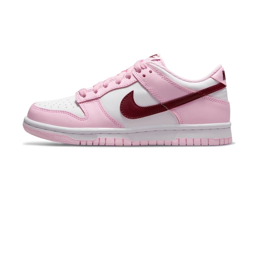 Nike Pink and White Sneakers Dunk Low Style